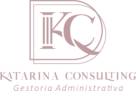 Logotipo con las iniciales de Katarina Garant en rosa y debajo el texto Gestoría Administrativa